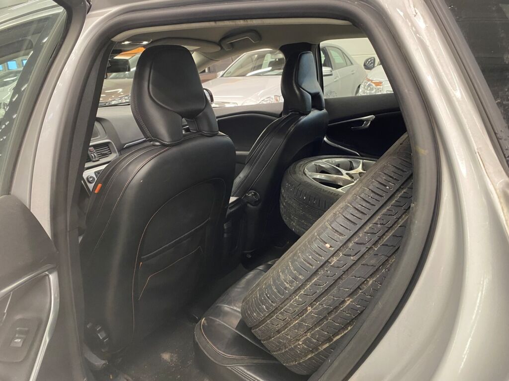 Volvo V40 2015 Harmaa