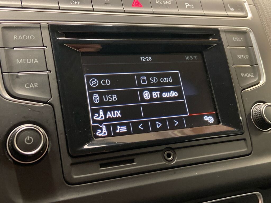 Volkswagen Polo 2015 Punainen