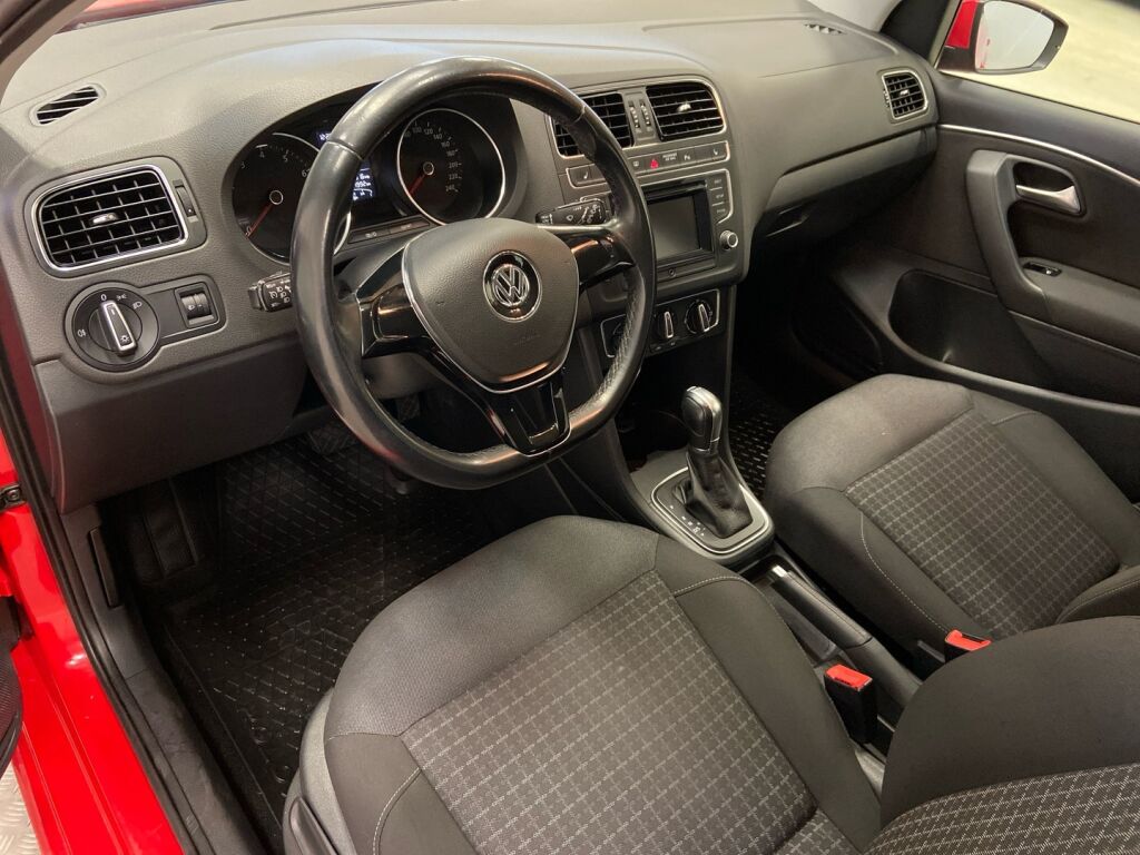 Volkswagen Polo 2015 Punainen