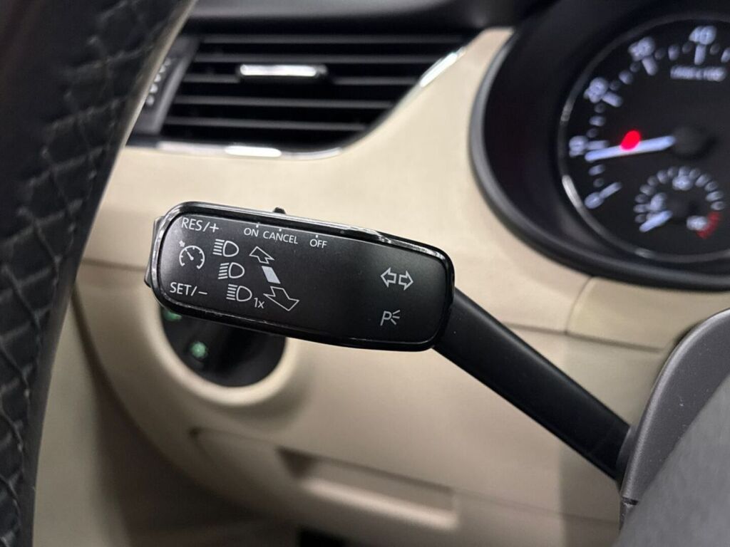 Skoda Octavia 2015 Valkoinen