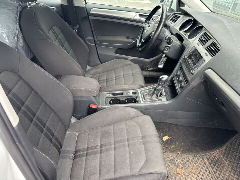 Volkswagen Golf 2015 Valkoinen