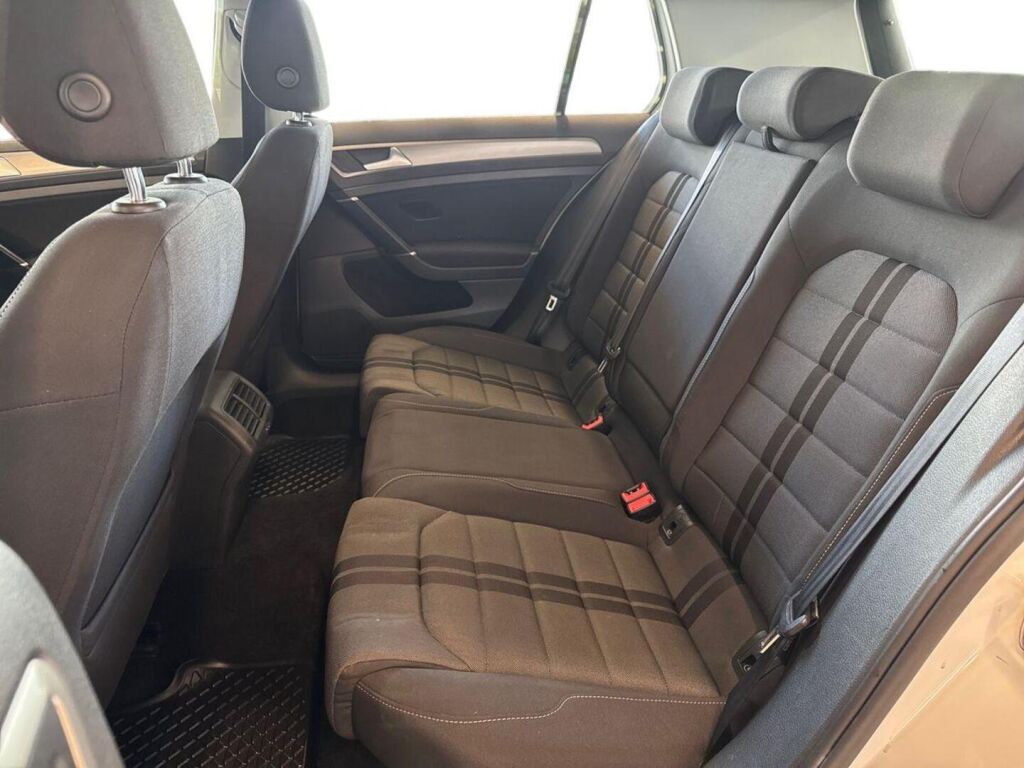 Volkswagen Golf 2015 Valkoinen