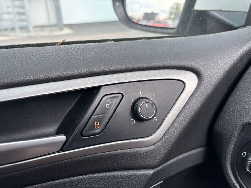 Volkswagen Golf 2015 Valkoinen