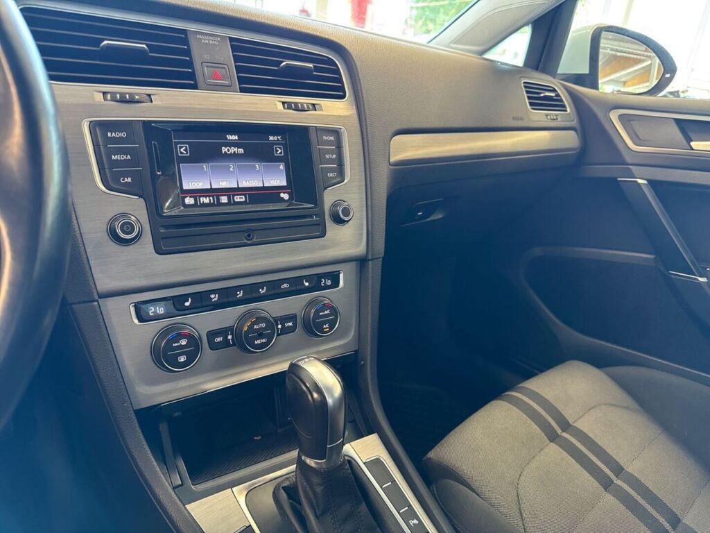 Volkswagen Golf 2015 Valkoinen