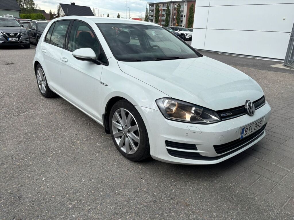 Volkswagen Golf 2015 Valkoinen