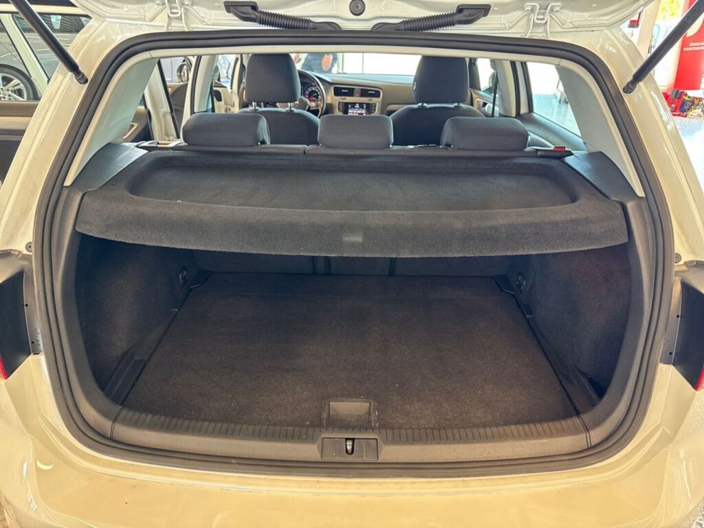 Volkswagen Golf 2015 Valkoinen