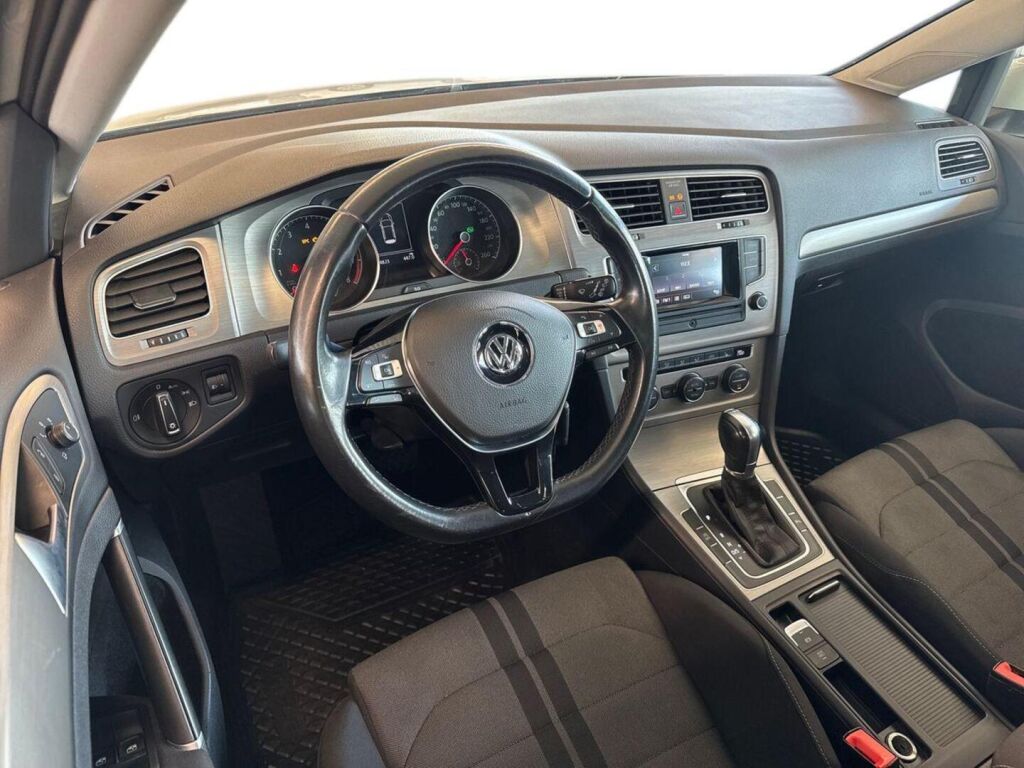 Volkswagen Golf 2015 Valkoinen