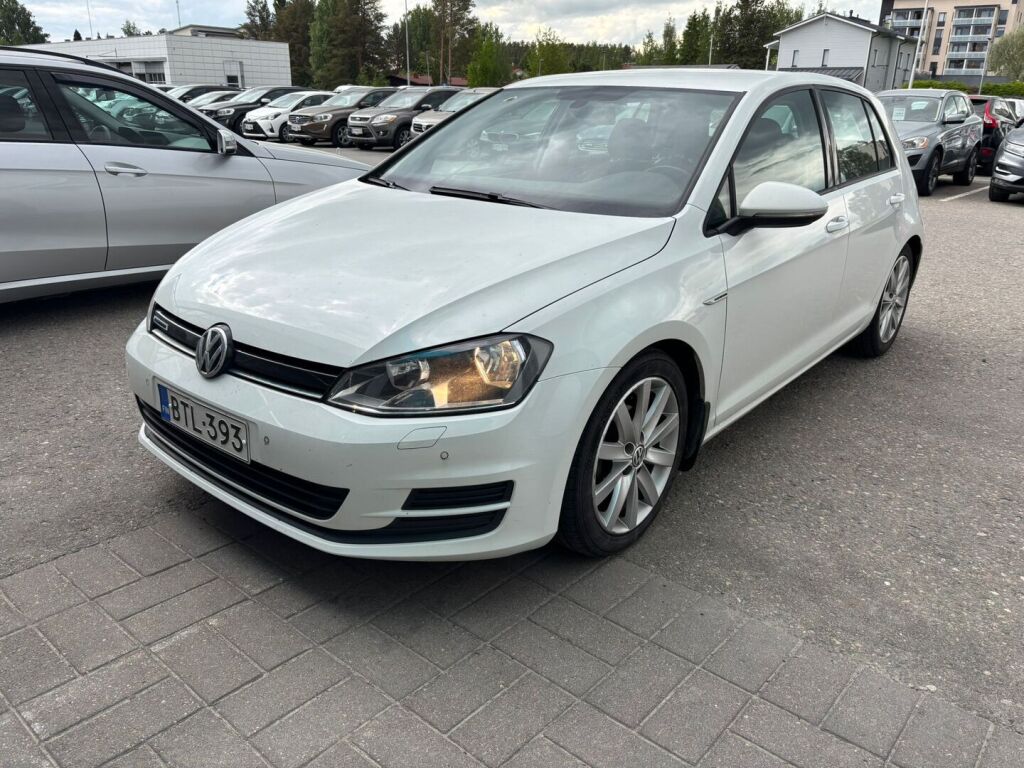 Volkswagen Golf 2015 Valkoinen