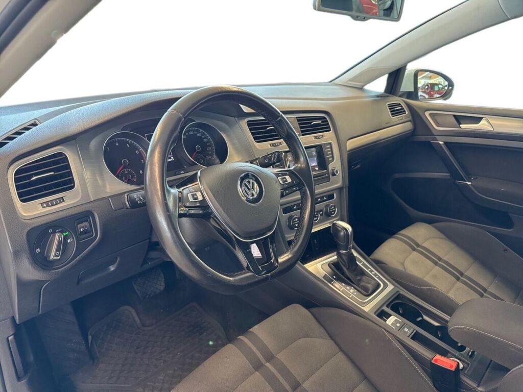 Volkswagen Golf 2015 Valkoinen