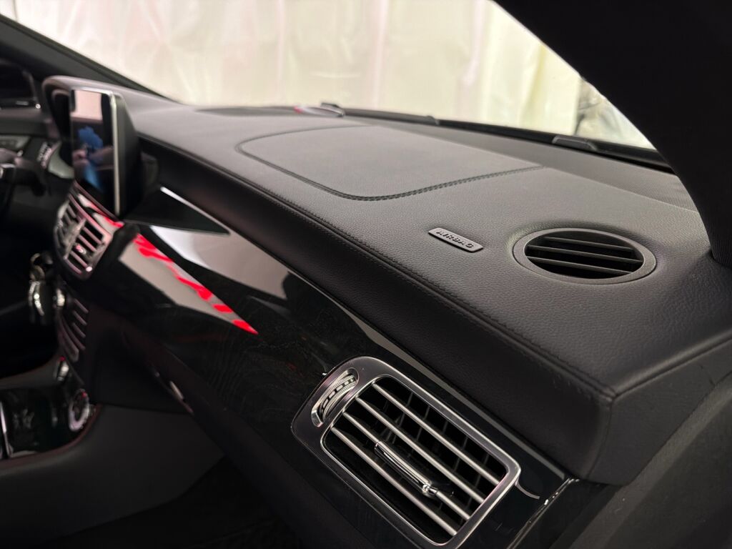 Mercedes-Benz CLS 2016 Musta