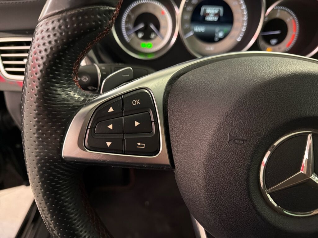 Mercedes-Benz CLS 2016 Musta