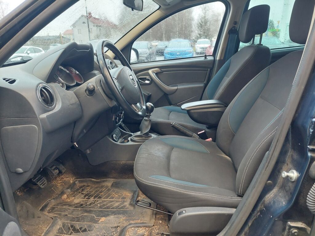 Dacia Duster 2015 Sininen