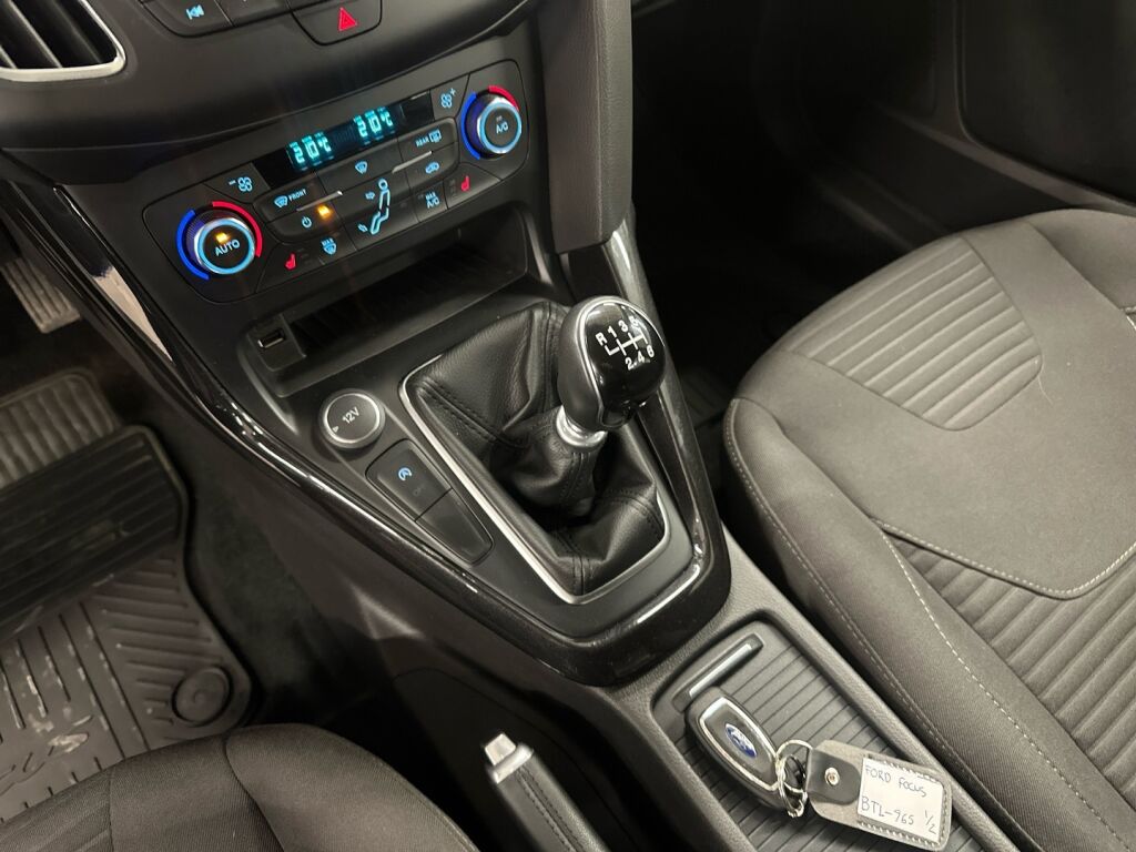 Ford Focus 2015 Sininen