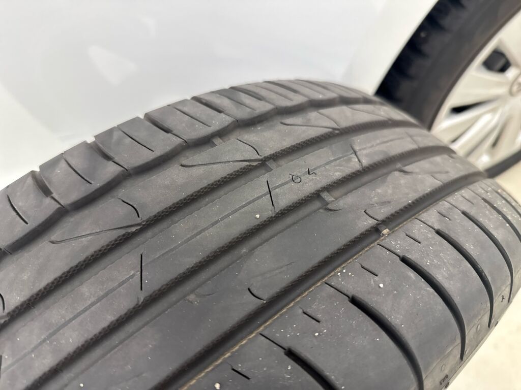 Volkswagen Golf 2016 Valkoinen