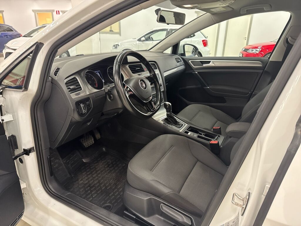 Volkswagen Golf 2016 Valkoinen