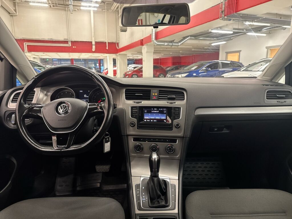 Volkswagen Golf 2016 Valkoinen