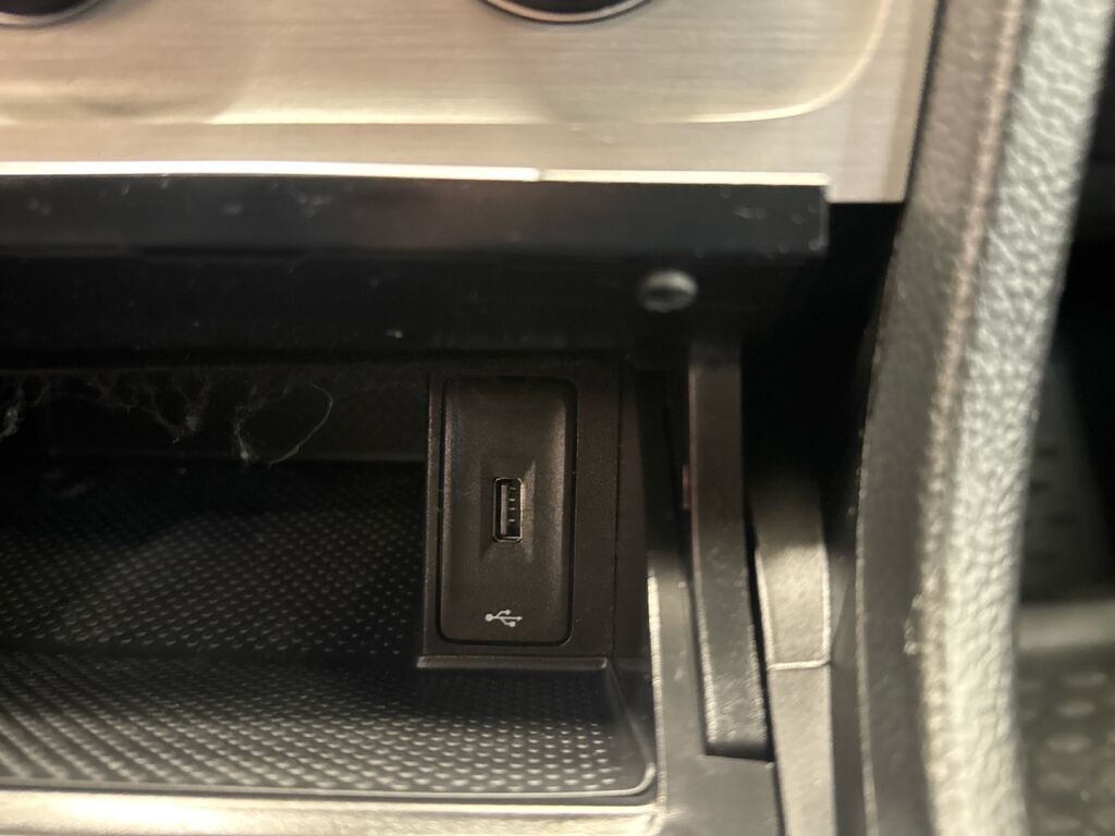 Volkswagen Golf 2016 Valkoinen