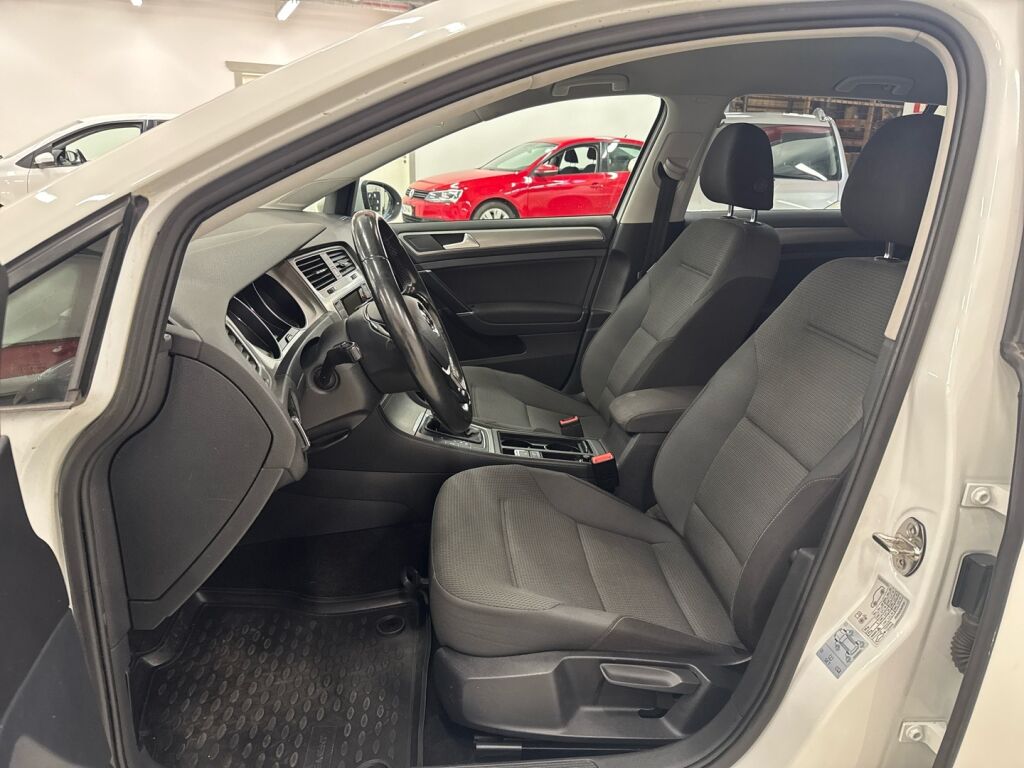 Volkswagen Golf 2016 Valkoinen