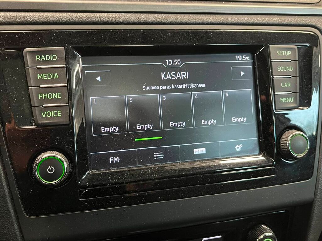 Skoda Rapid 2015 Valkoinen
