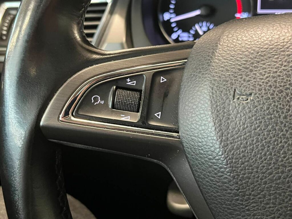 Skoda Rapid 2015 Valkoinen