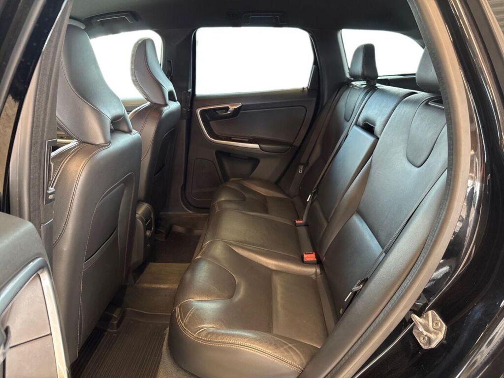 Volvo XC60 2015 Musta