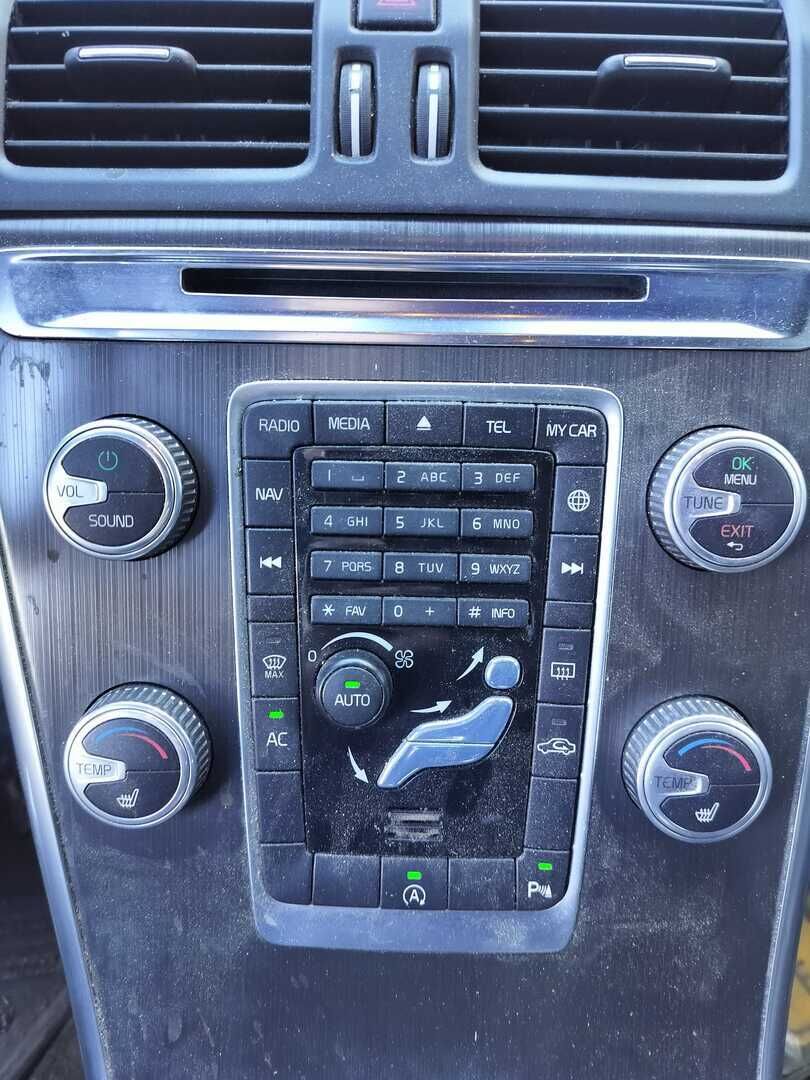 Volvo XC60 2015 Musta