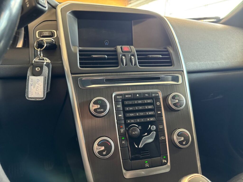 Volvo XC60 2015 Musta