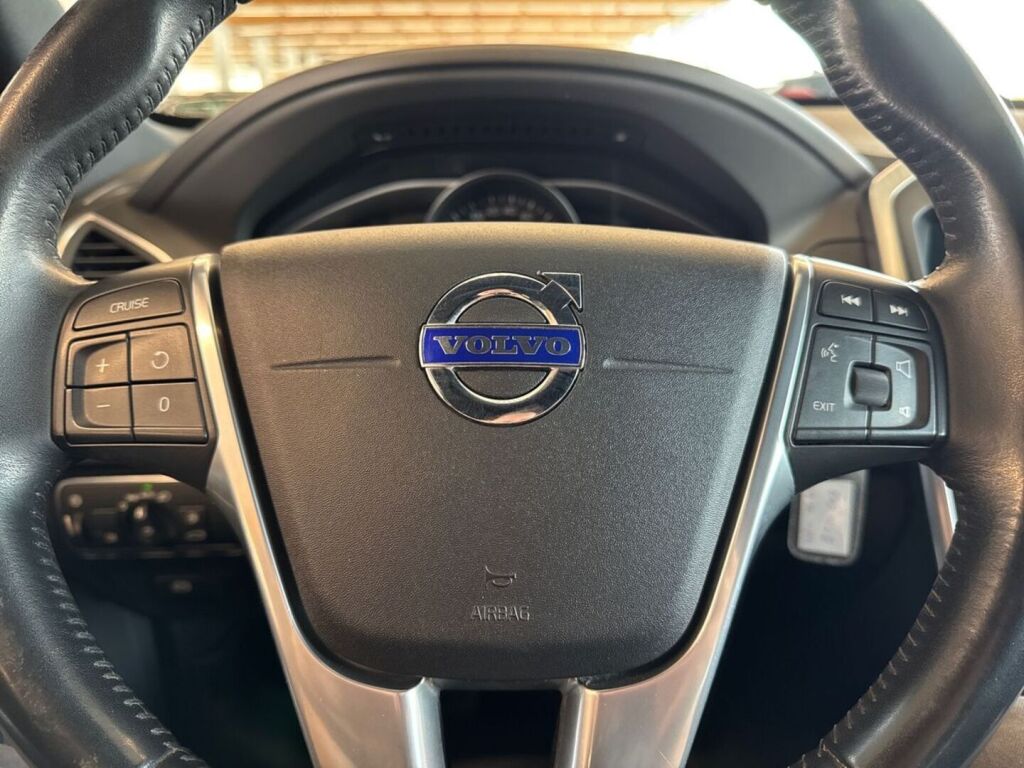 Volvo XC60 2015 Musta