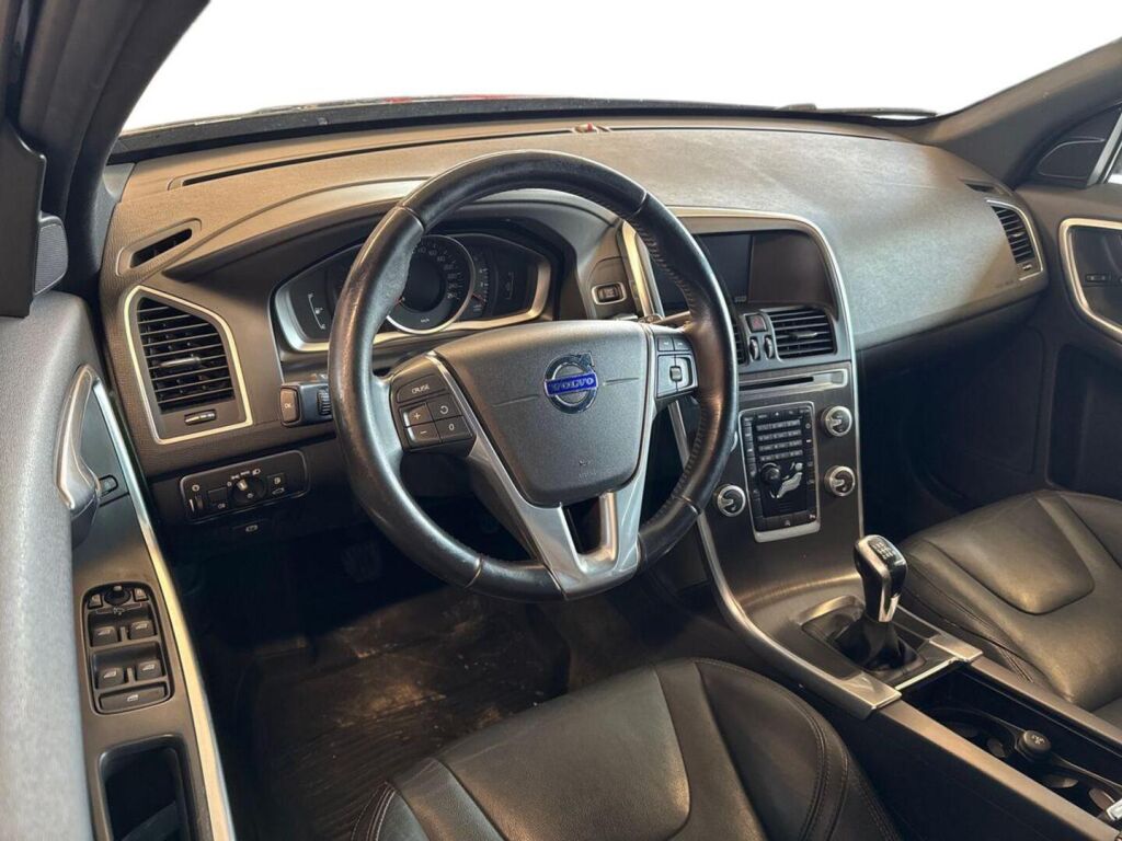 Volvo XC60 2015 Musta