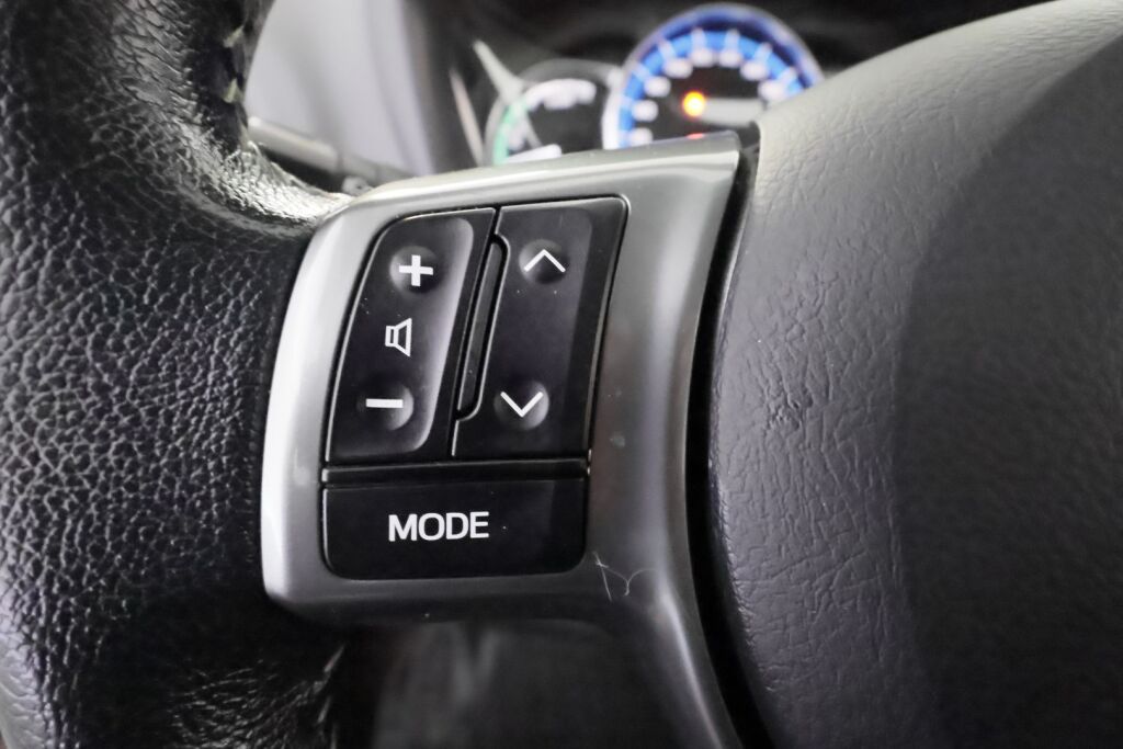 Toyota Yaris 2015 Punainen