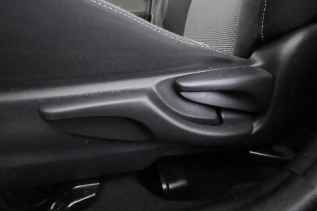 Toyota Yaris 2015 Punainen