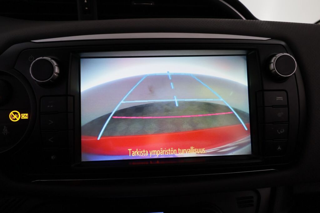 Toyota Yaris 2015 Punainen