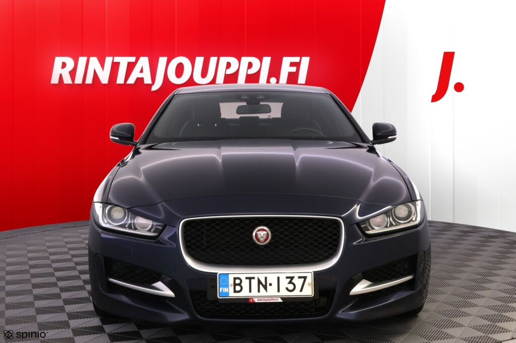 Jaguar XE 2015 Sininen