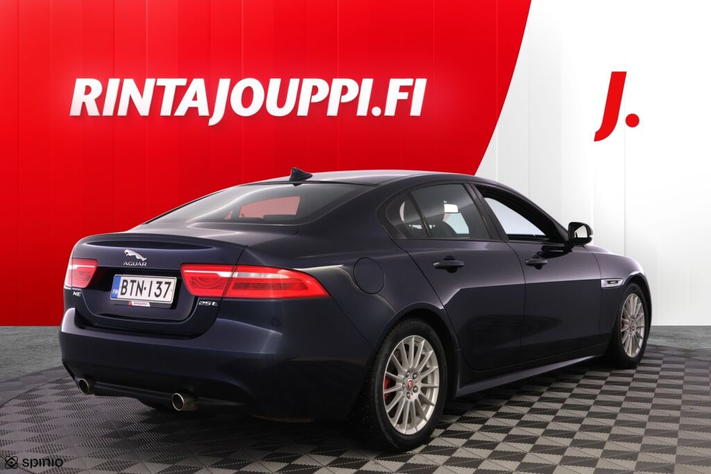 Jaguar XE 2015 Sininen