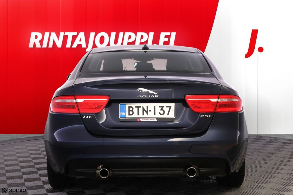 Jaguar XE 2015 Sininen