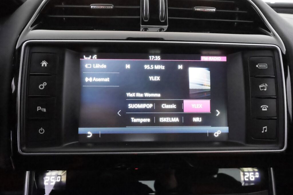 Jaguar XE 2015 Sininen