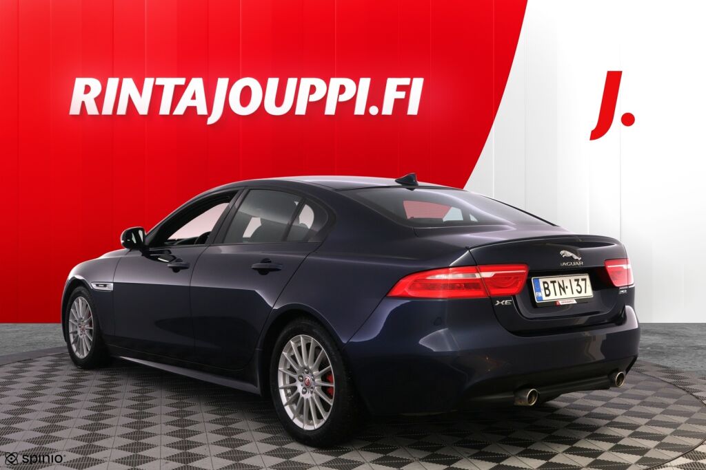 Jaguar XE 2015 Sininen