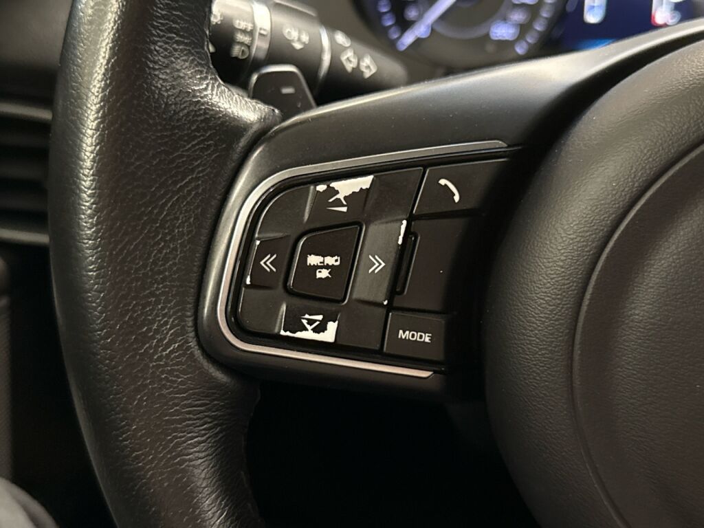 Jaguar XE 2016 Musta