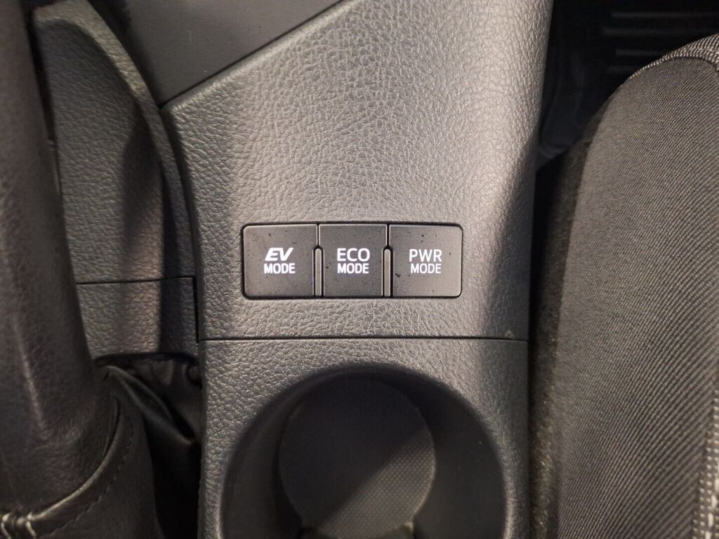 Toyota Auris 2015 Ruskea (beige)