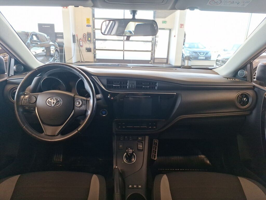 Toyota Auris 2015 Ruskea (beige)