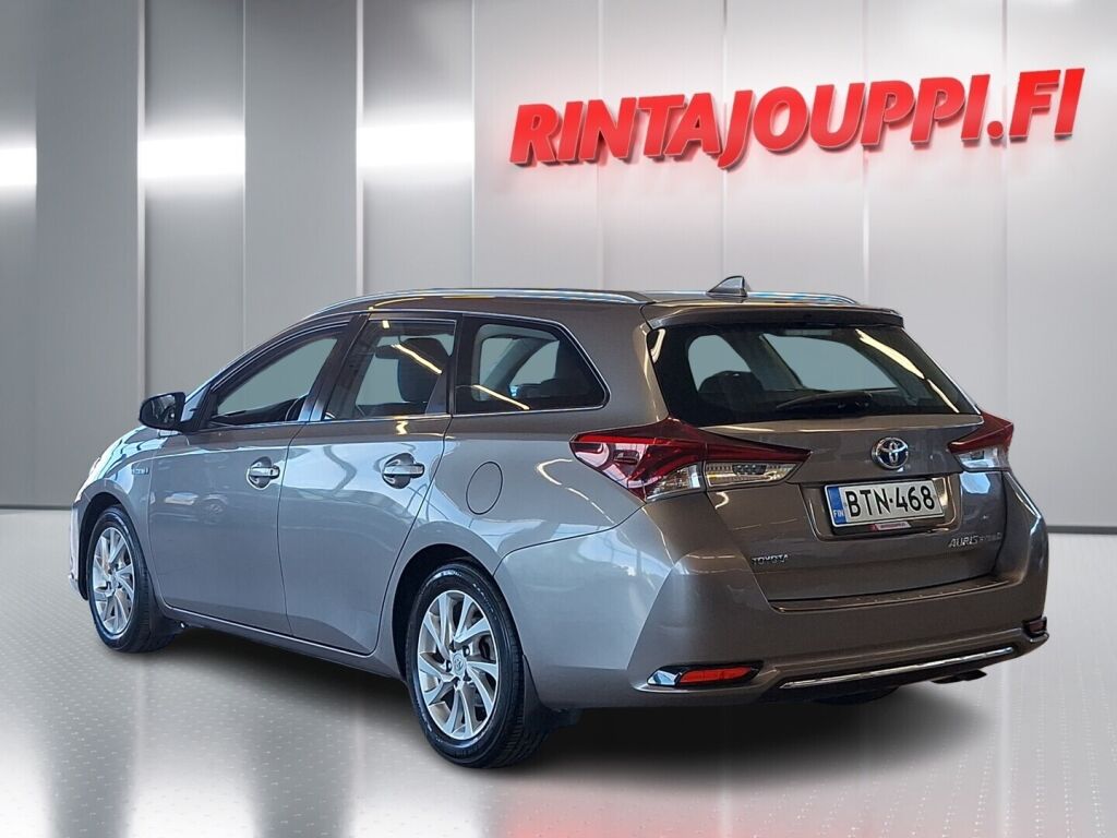 Toyota Auris 2015 Ruskea (beige)
