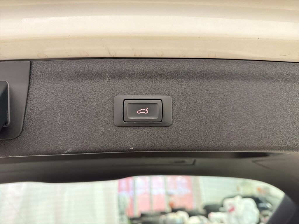 Audi Q3 2016 Valkoinen