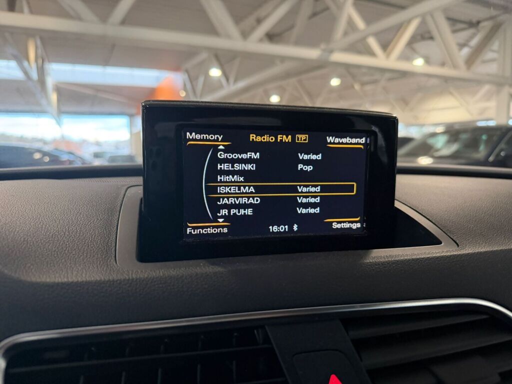 Audi Q3 2016 Sininen