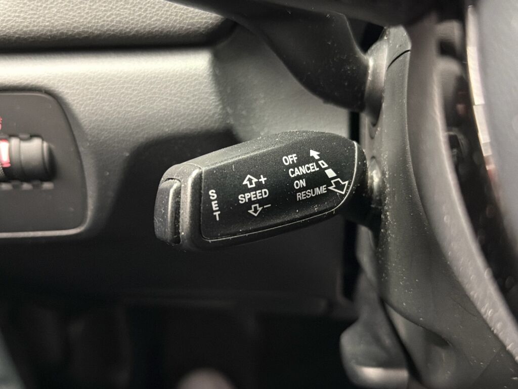 Audi Q3 2016 Sininen