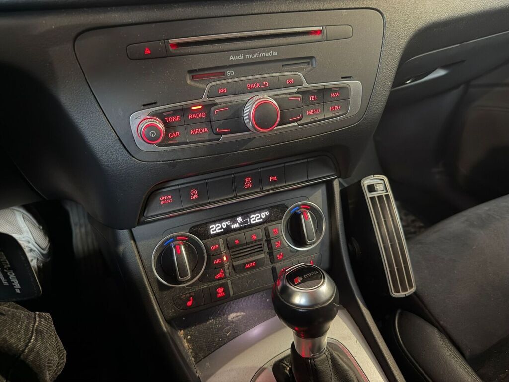 Audi Q3 2016 Sininen