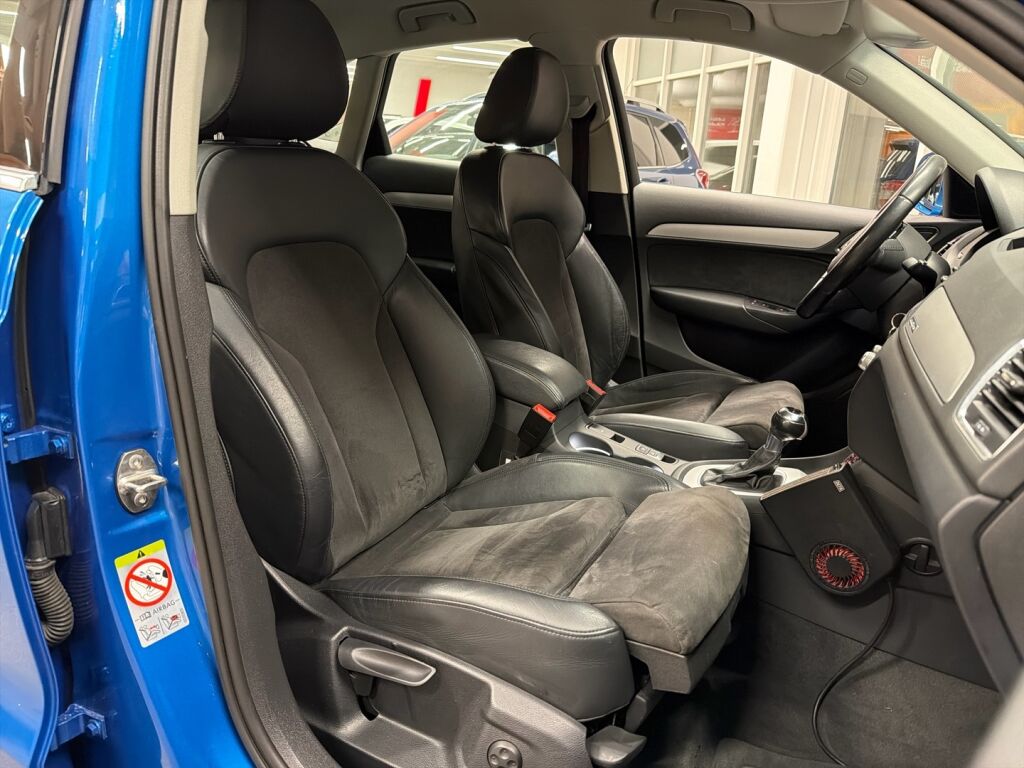 Audi Q3 2016 Sininen