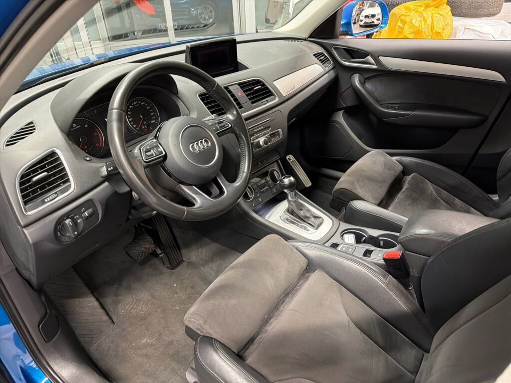 Audi Q3 2016 Sininen