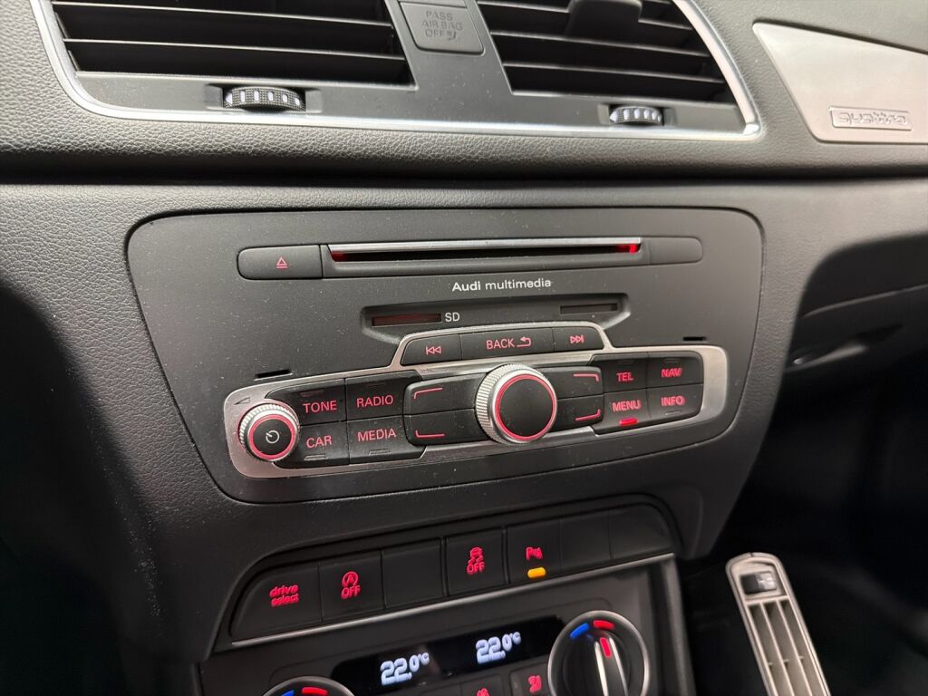 Audi Q3 2016 Sininen