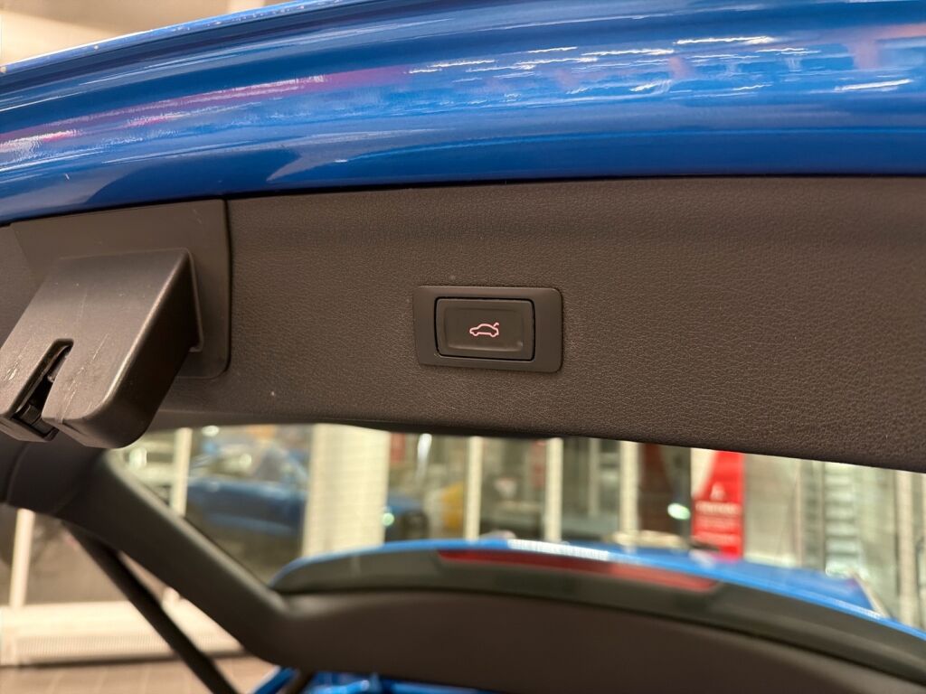 Audi Q3 2016 Sininen