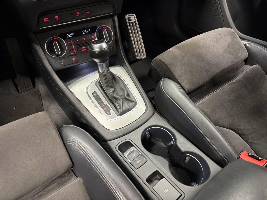 Audi Q3 2016 Sininen